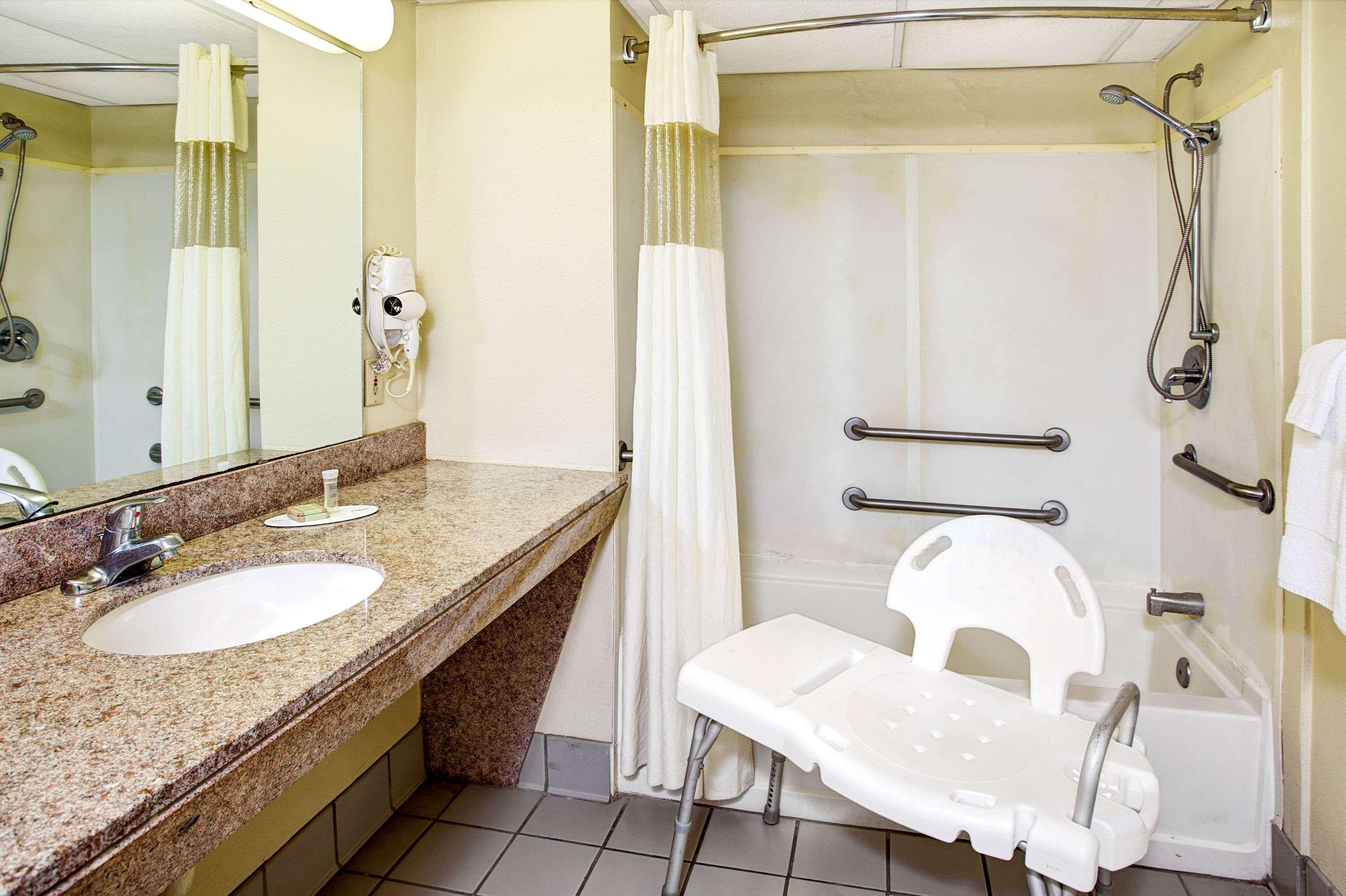 Super 8 By Wyndham Walterboro Ξενοδοχείο Εξωτερικό φωτογραφία